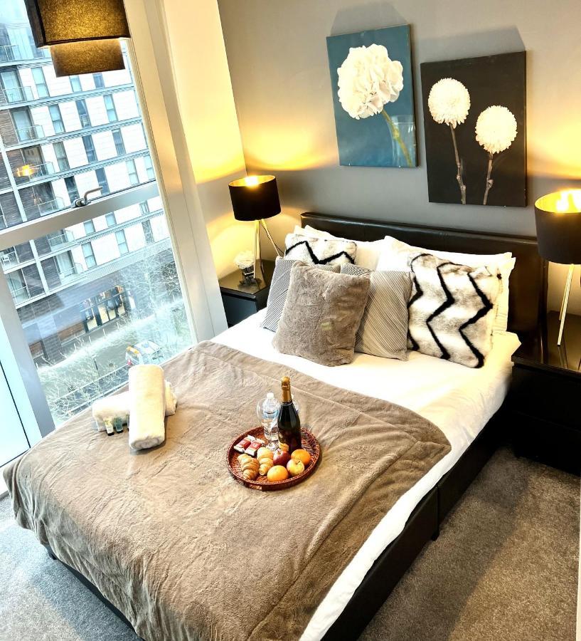 Superior Hub: City With Parking & Entertainment Apartment *